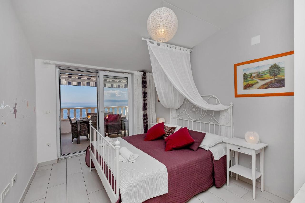 Apartment with Sea View (4+2)