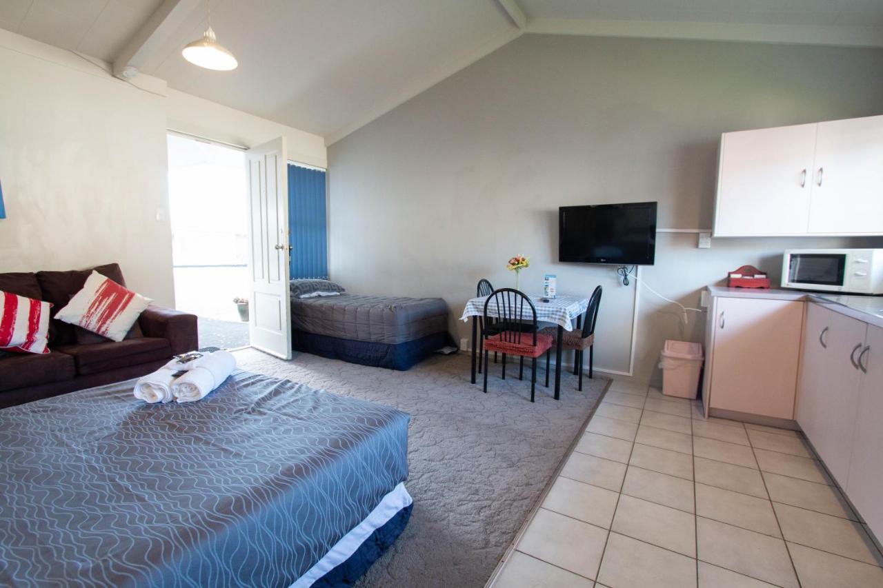 Family One-Bedroom Apartment with Garden View