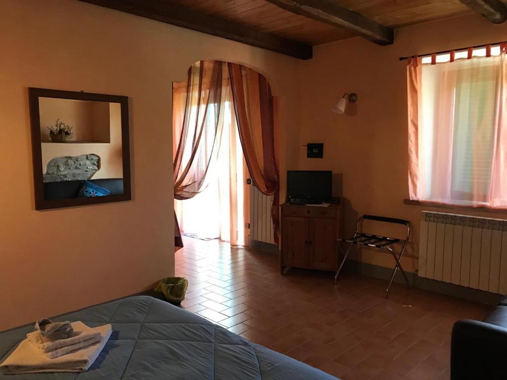 Triple Room with Lake View