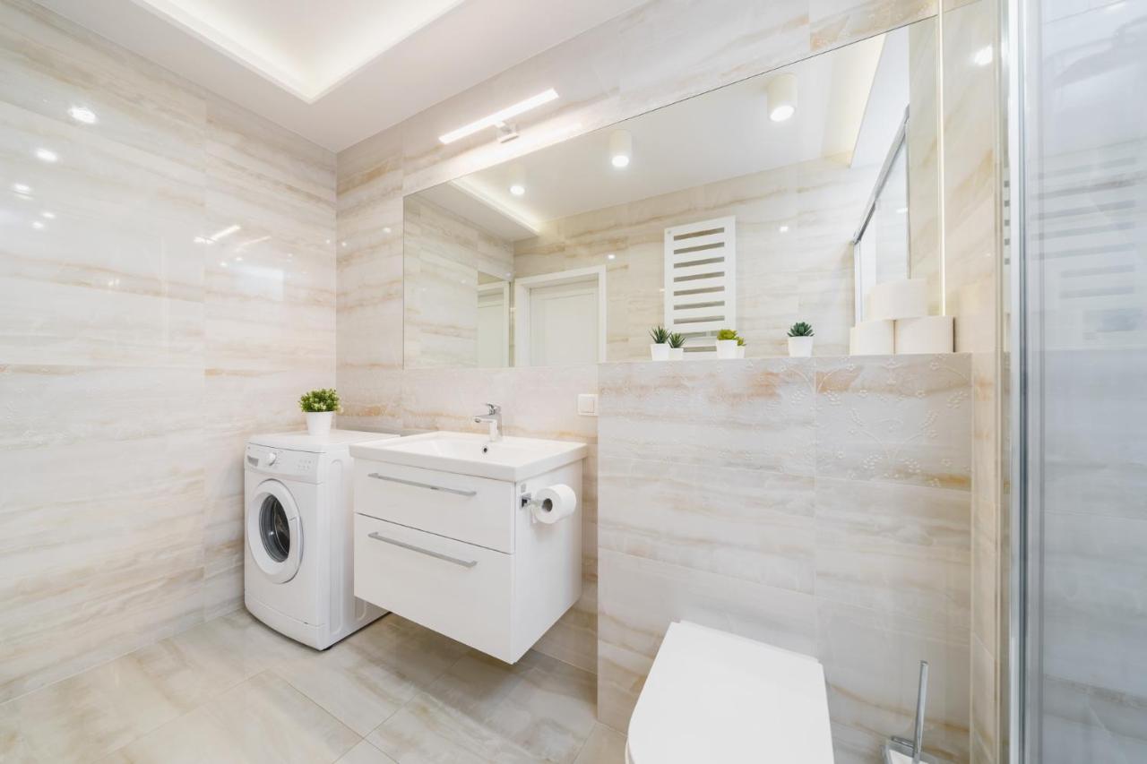 Appartamento con 1 Camera da Letto, Balcone e Aria Condizionata - Via Rakowicka 14a