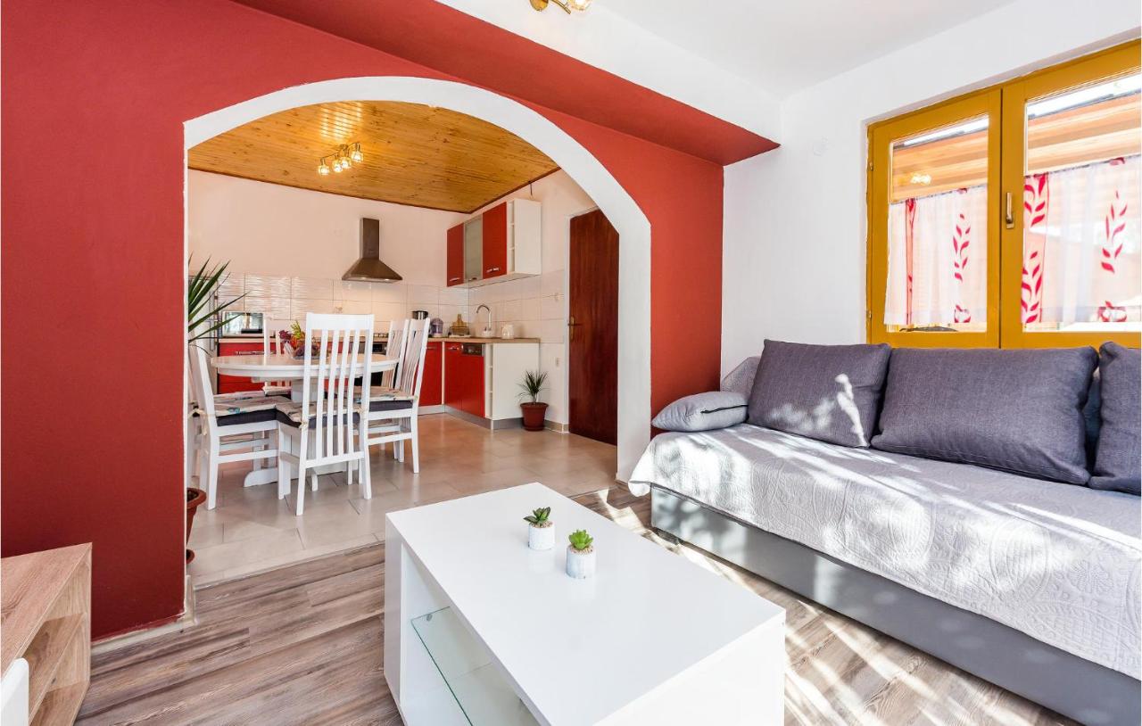 B&B Skradin - Awesome Apartment In Skradin With Kitchen - Bed and Breakfast Skradin