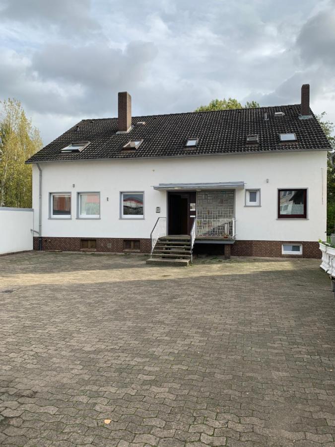 Souterrain Apartment Laatzen - Chambres d’hôtes Hanovre