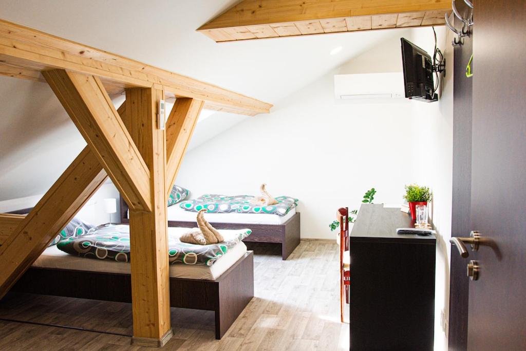 Chambre Double ou Lits Jumeaux avec Salle de Bains