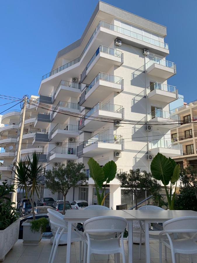 Oceanic Luxury Apartments - Bed and Breakfast Sarandë