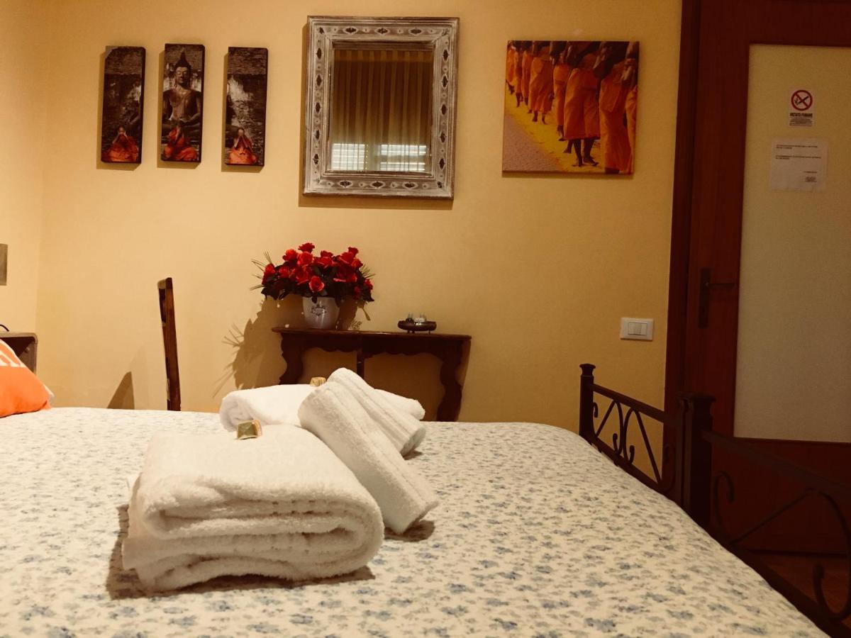 Standard Double Room with Shared Bathroom
