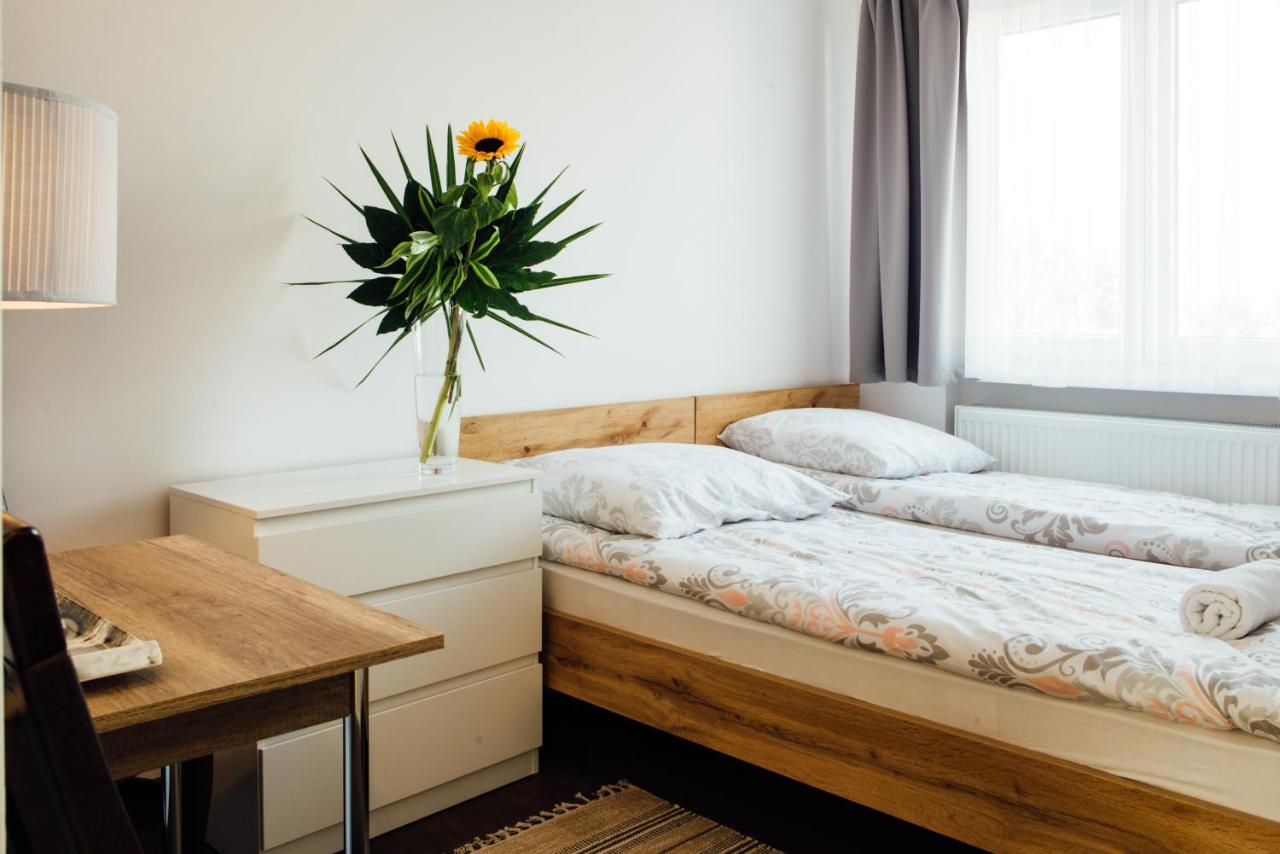 Kleines Doppel-/Zweibettzimmer