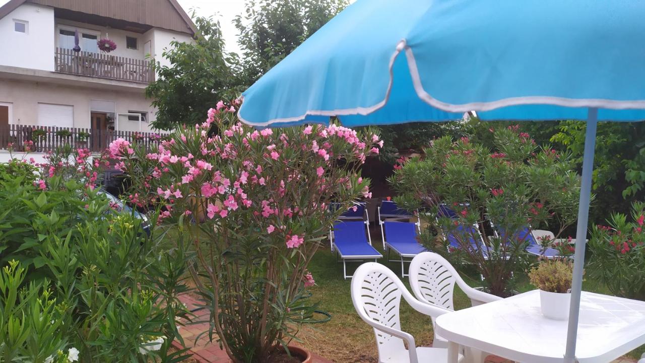 Leander Apartman - B&B