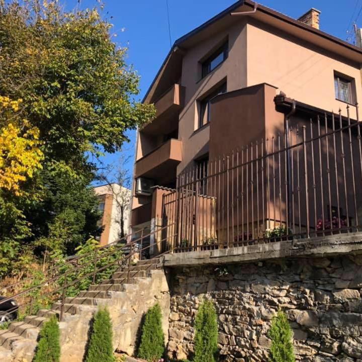 Вила Мечта - Bed and Breakfast Starozagorski Bani