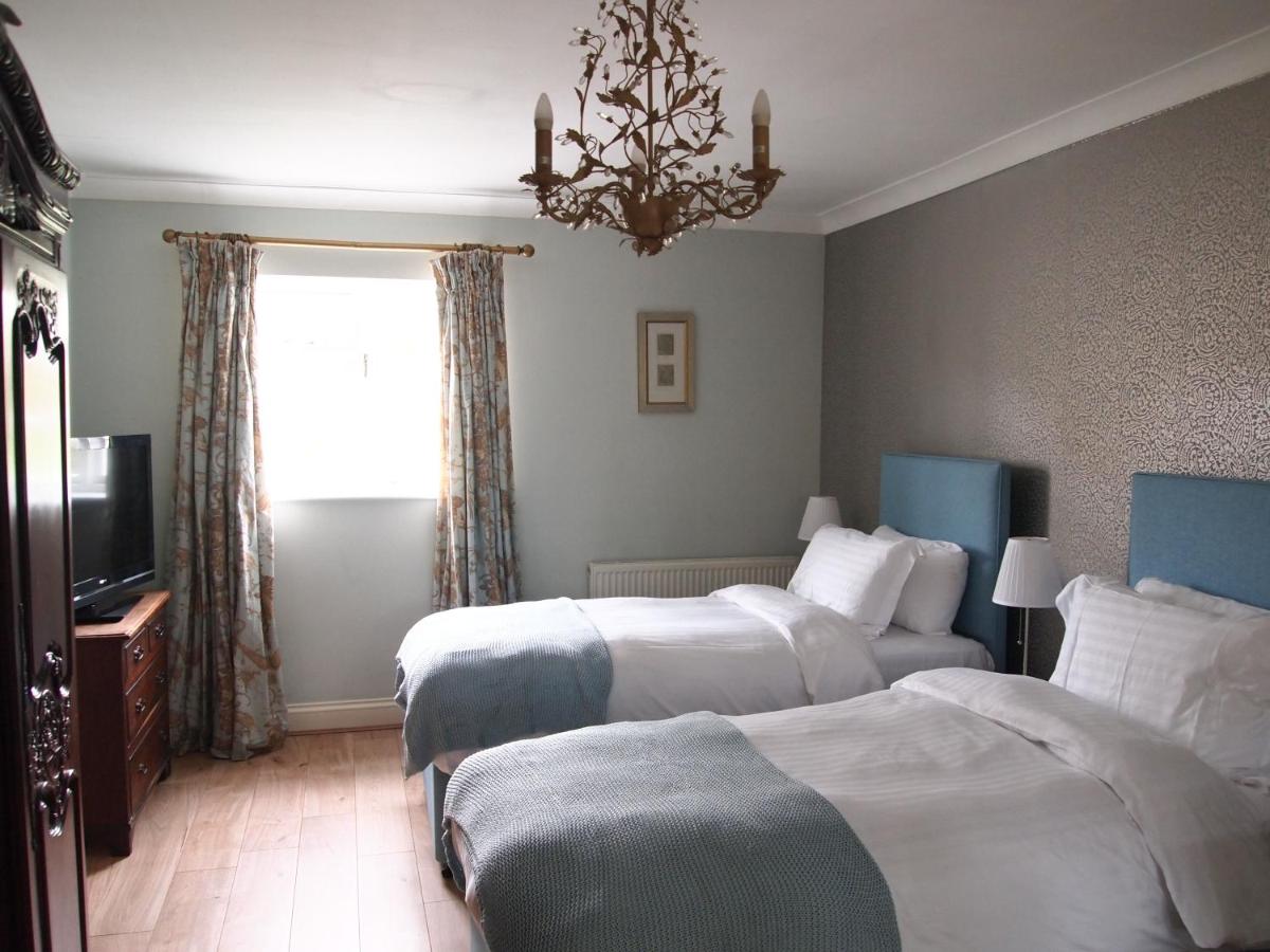 Deluxe Double Room with Extra Bed