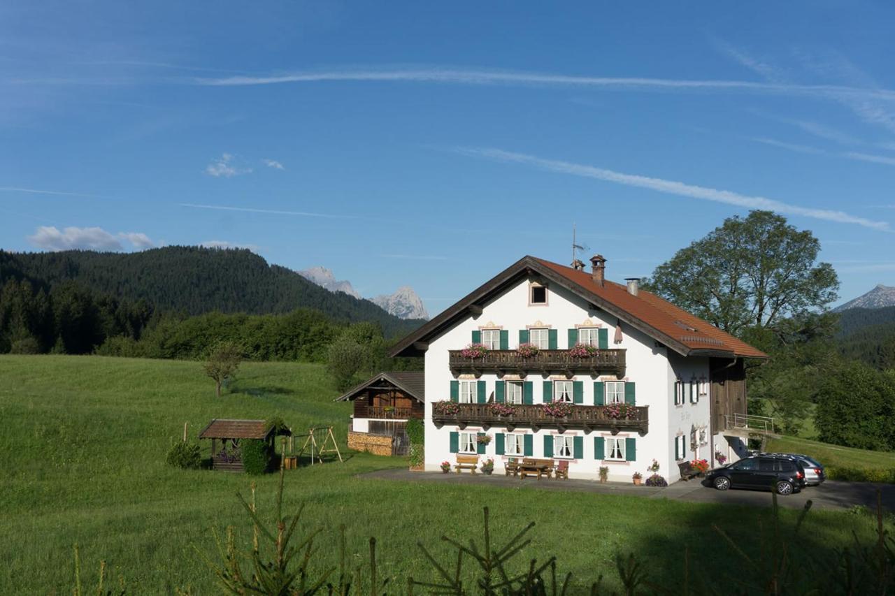 B&B Krün - Bauernhaus Jocher - Bed and Breakfast Krün