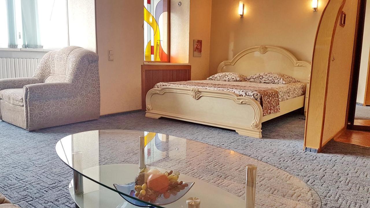 B&B Dnjepropetrovsk - Реальна квартира в центрі з панорамним видом, тепла підлога, Грушевського 1 - Bed and Breakfast Dnjepropetrovsk