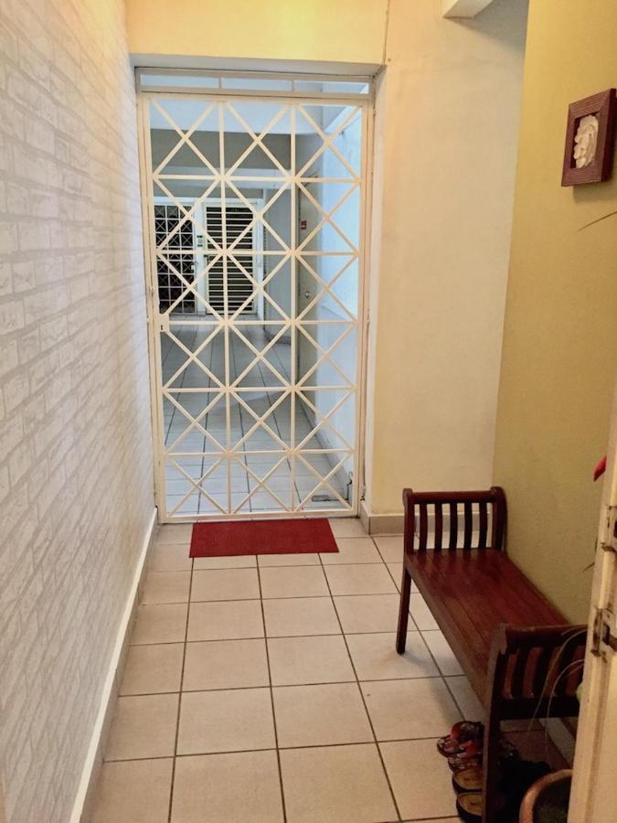 Cozy Kelana Jaya Semi-D Apt near Mall, College & Hospital - Ferienwohnung