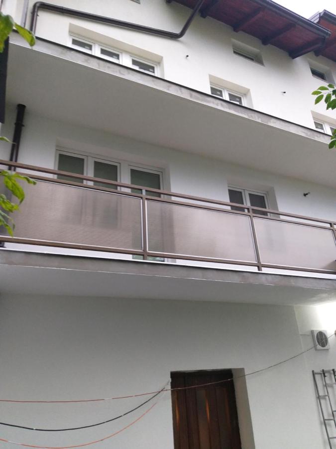 Apartman Ananas Banja Luka centar bolnica besplatan parking - Chambres d’hôtes