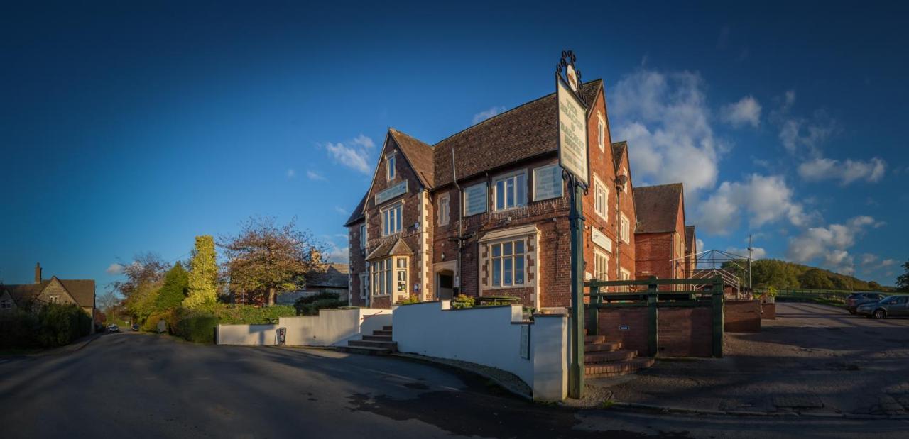 B&B Stonehouse - The Beacon & Railway Hotel - Bed and Breakfast Stonehouse