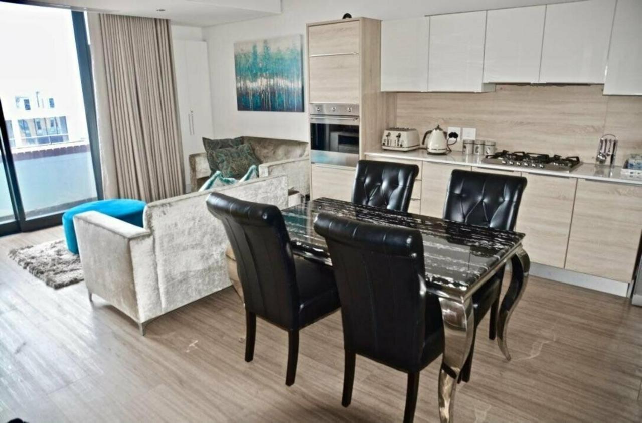 Matrix Luxury 2 bedroom Apartments Century City, Cape Town - B&B