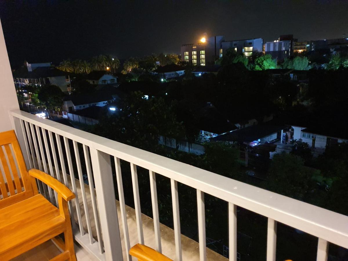 Execlusive Seaview 1 bedroom suite with toproof pool at The Patio Bangsaen - Chambres d’hôtes