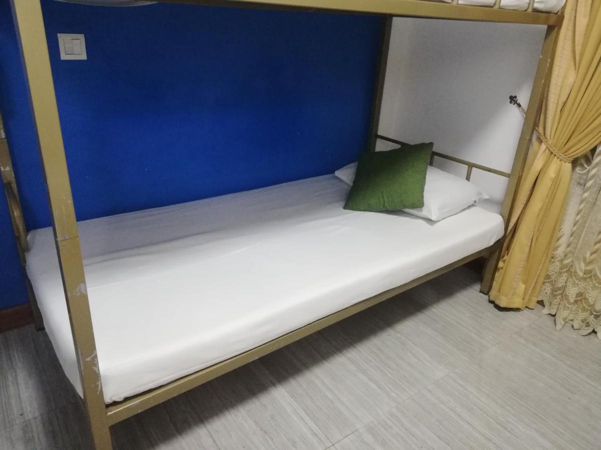 Posto Letto in Dormitorio Misto con 6 Letti
