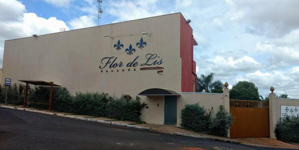 Pousada Flor de Lis - B&B