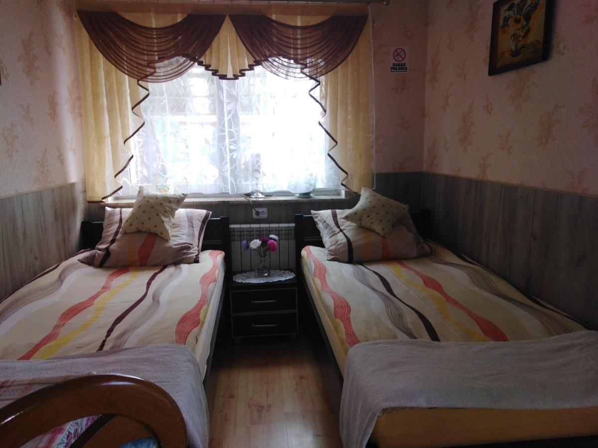 Standard Twin Room with Shared Bathroom