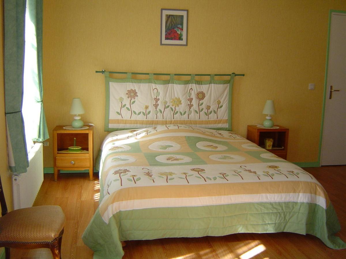 Kamer met Kingsize Bed en Uitzicht op de Tuin