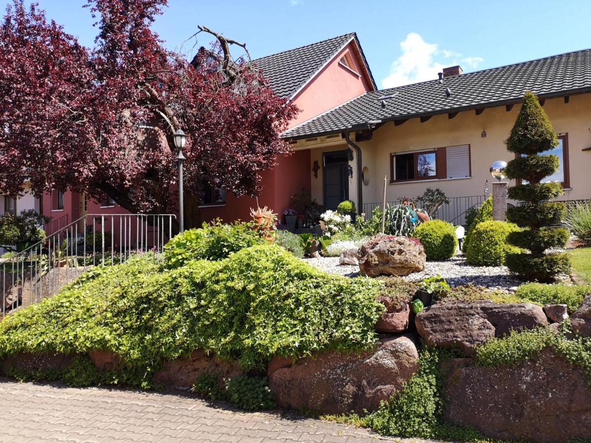 B&B Karlstadt-sur-le-Main - Ferienwohnungen Maintal - Bed and Breakfast Karlstadt-sur-le-Main