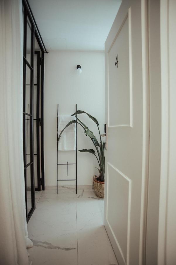 Dreibettzimmer mit Balkon