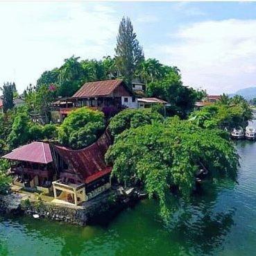 Suite with Lake View
