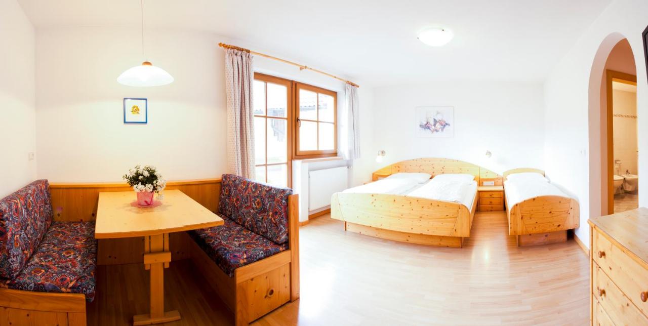 Studio - Vue sur Jardin (2 Adultes + 1 Enfant)