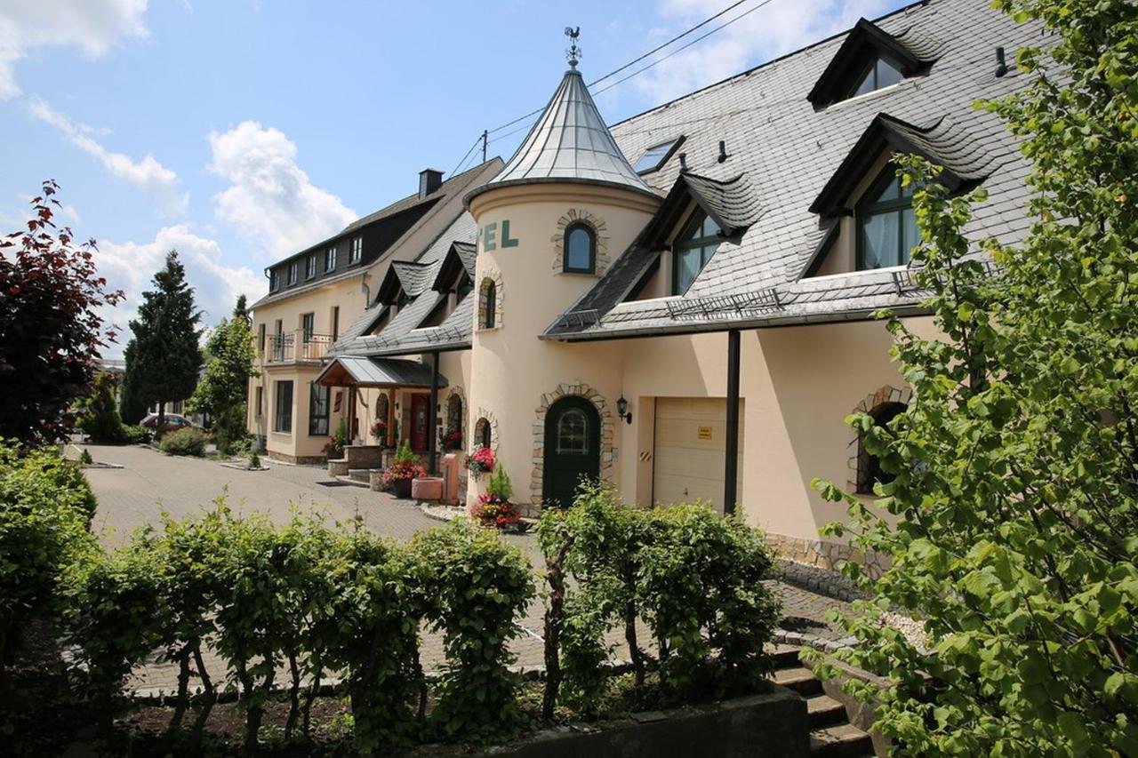 B&B Oberahr - Landhotel Villa Moritz garni - Bed and Breakfast Oberahr