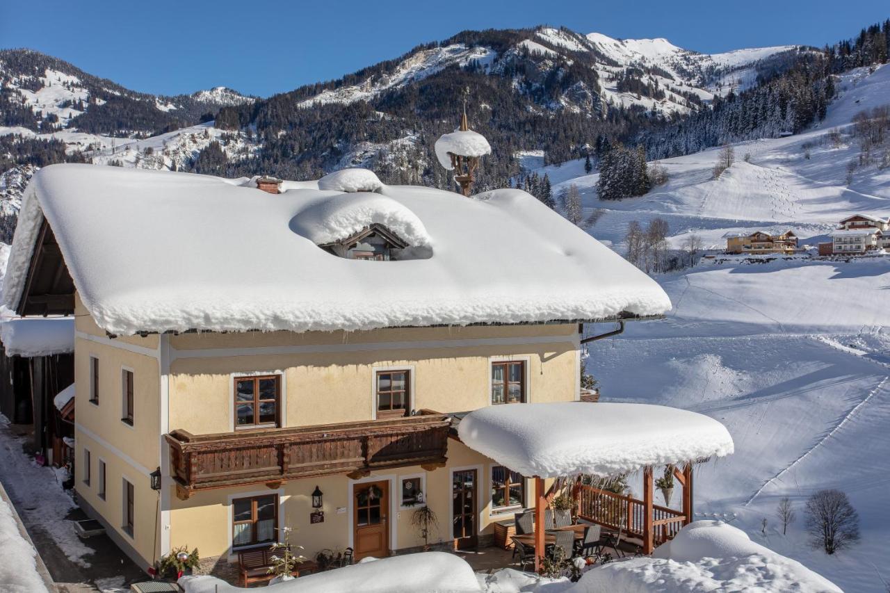 Appartamento con 4 Camere da Letto e Balcone 