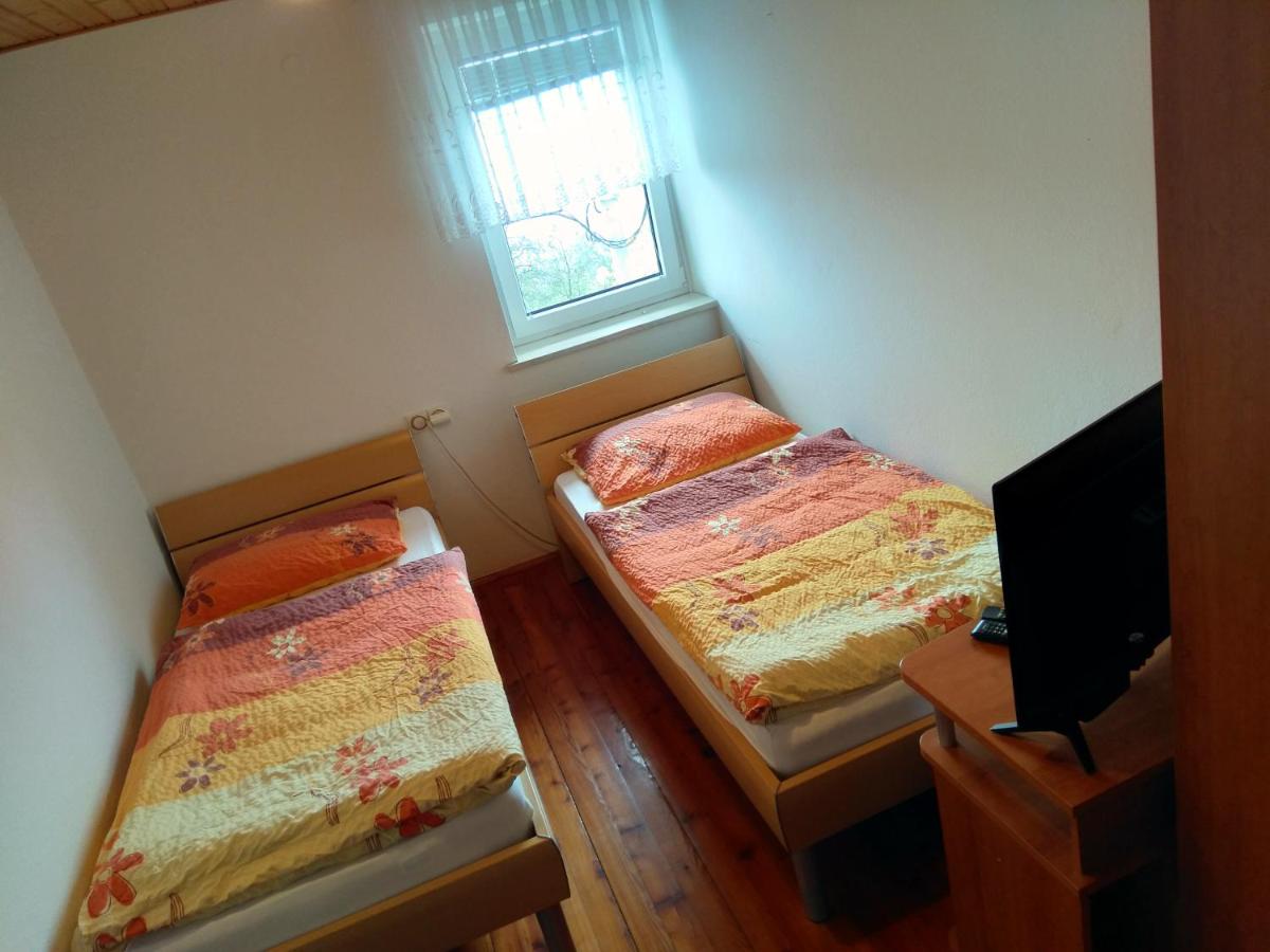 Twin Room with Private External Bathroom