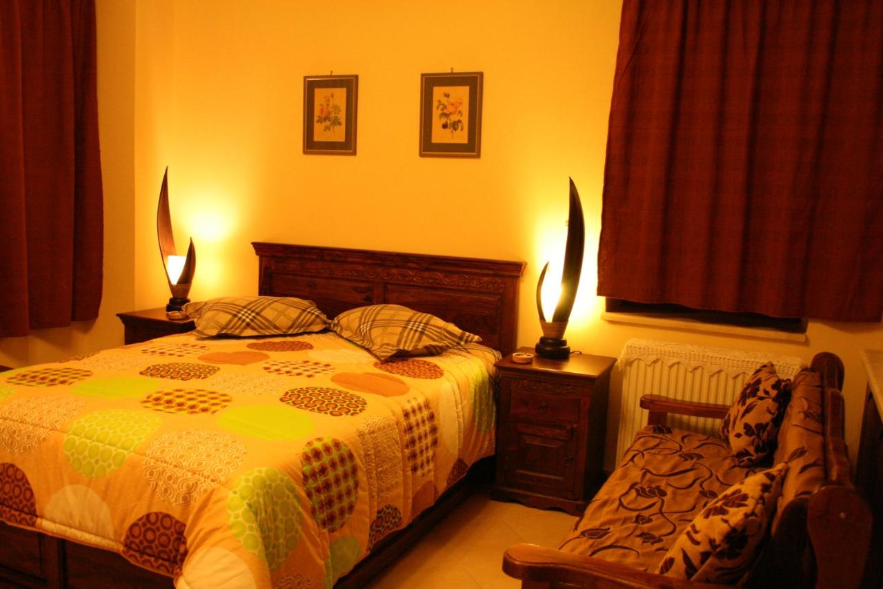Studio (2 Adults + 2 Children)