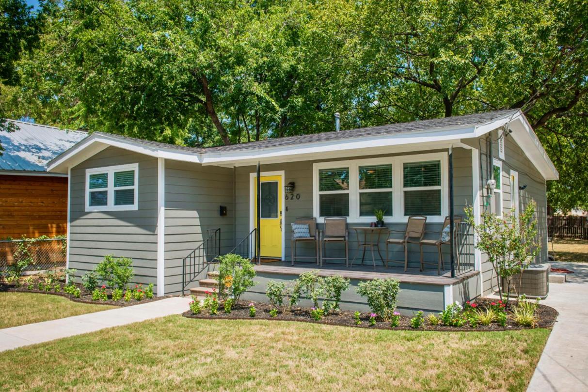 Walk to the Silos! 3 Bed 1960's Bungalow near Baylor - Chambres d’hôtes