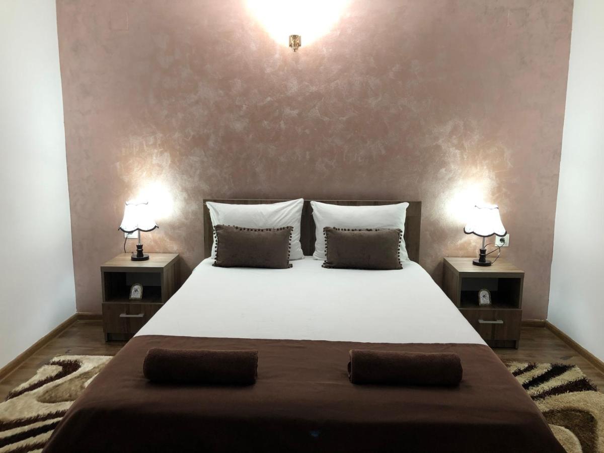 Queen Room with Garden View