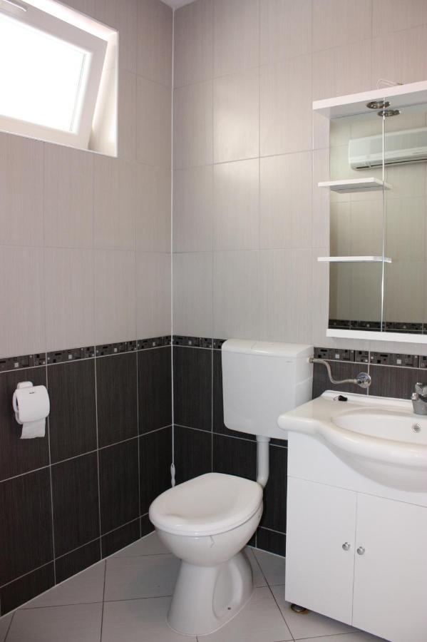 Appartamento con 2 Camere da Letto, Balcone e Vista mare