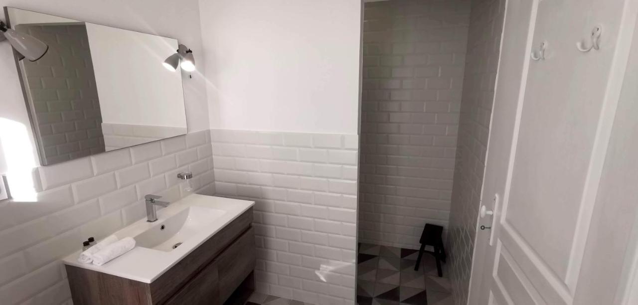 Tweepersoonskamer met een Eigen Externe Badkamer