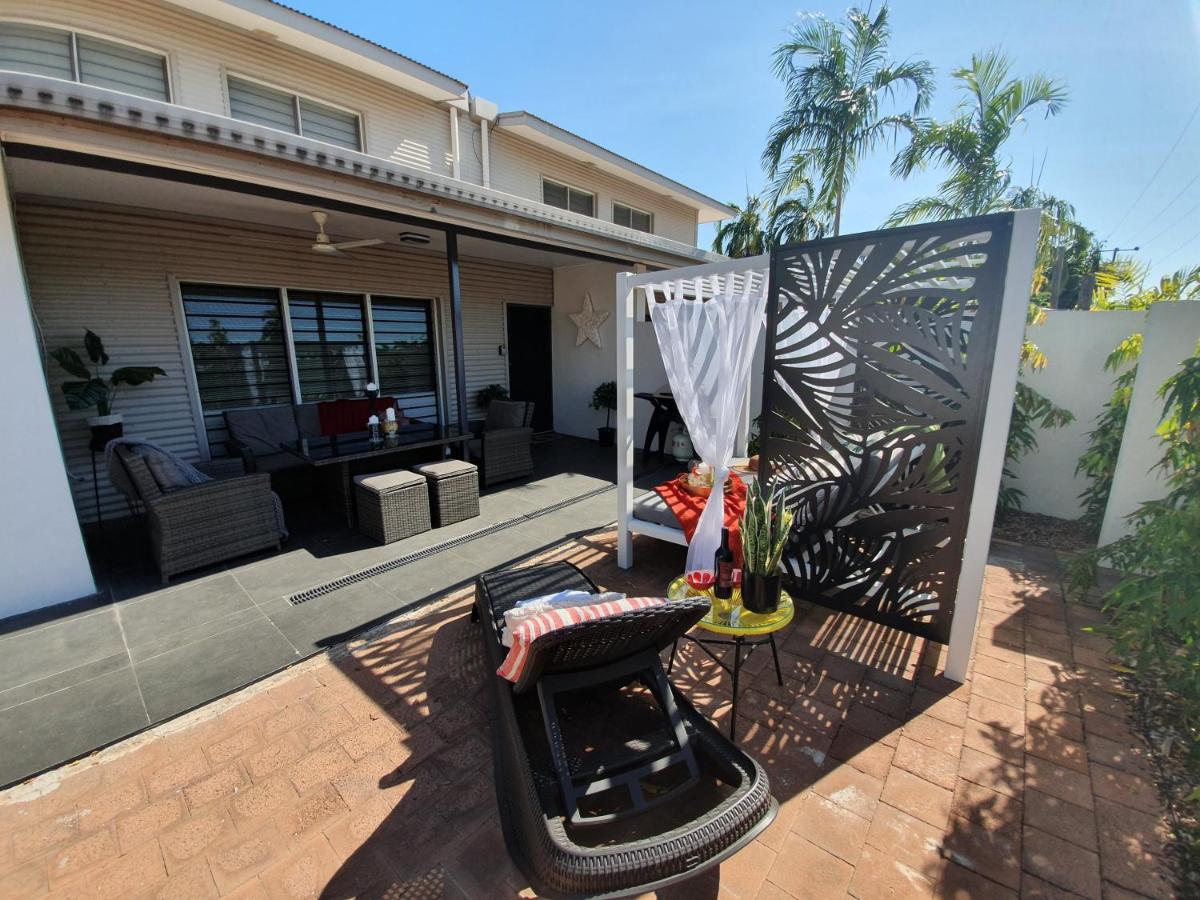 4 BEDROOM GARDENS ESCAPE - CHAMPAGNE STAYS Darwin with SPA - B&B