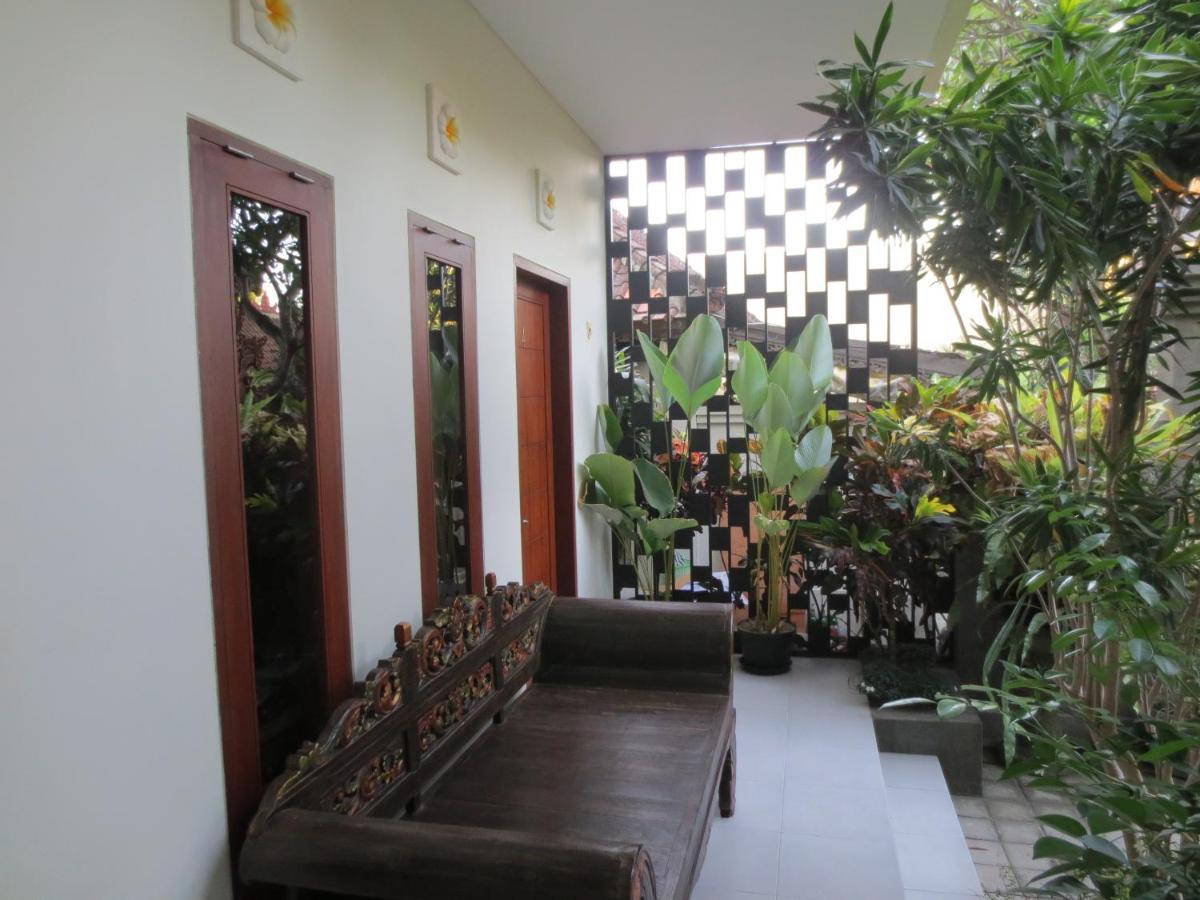 Putri Homestay - B&B
