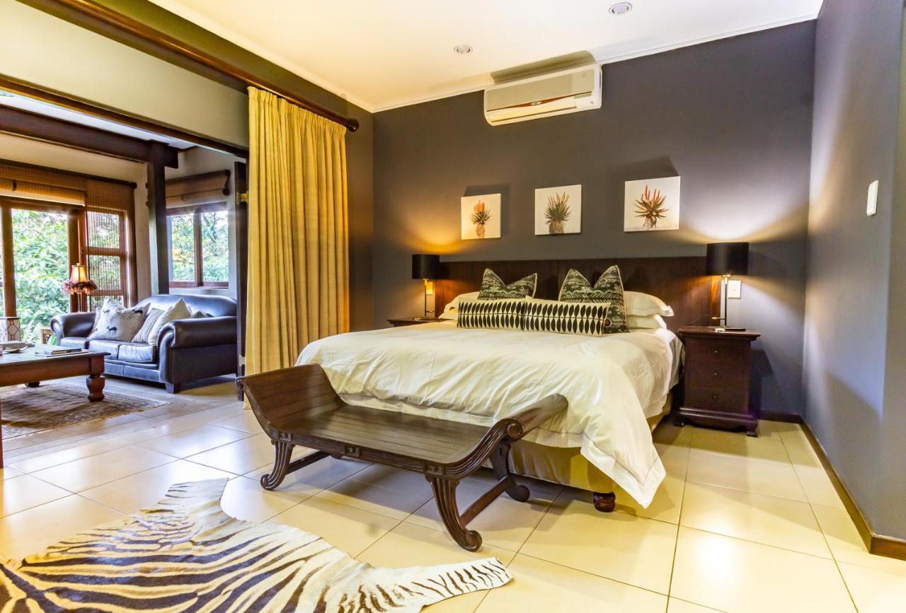 Deluxe Family Suite (2 Adults + 2 Children)