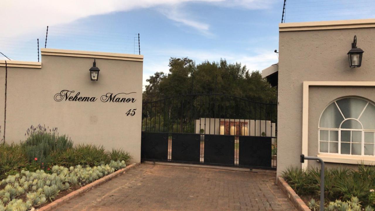 B&B Hartbeespoort - Nehema Manor - Bed and Breakfast Hartbeespoort