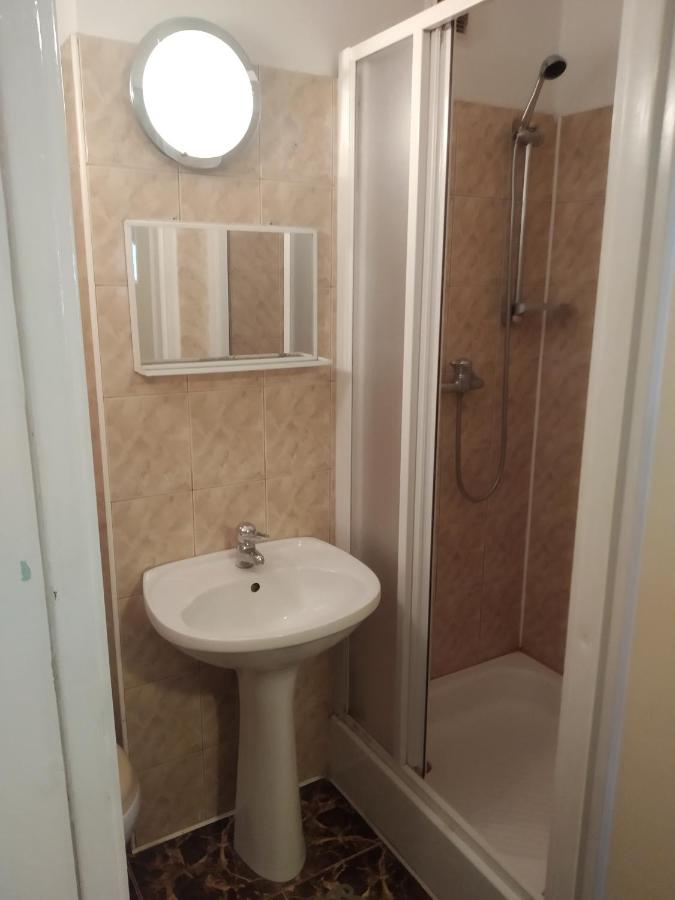 Habitación Doble Pequeña