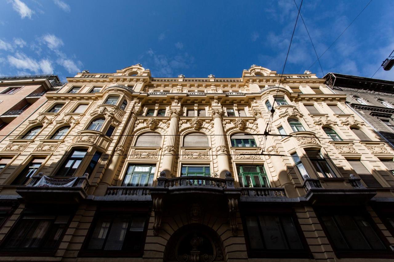 Stylish Central Apartment for the Best City Break - Bed and Breakfast Boedapest