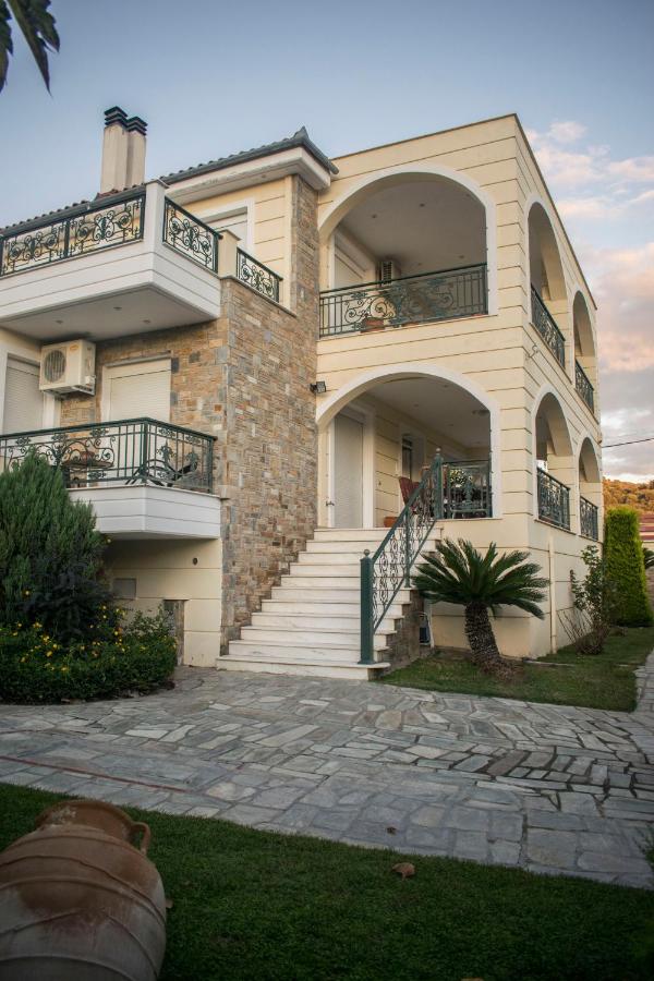 Azure Nature Villa , Sea & Nature Escape - Chambres d’hôtes Volos