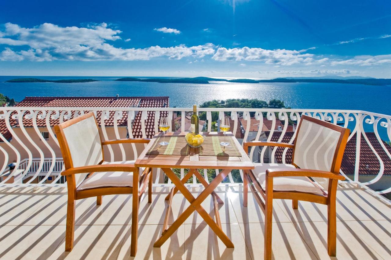 Superior One-Bedroom Apartment with Terrace and Sea View
