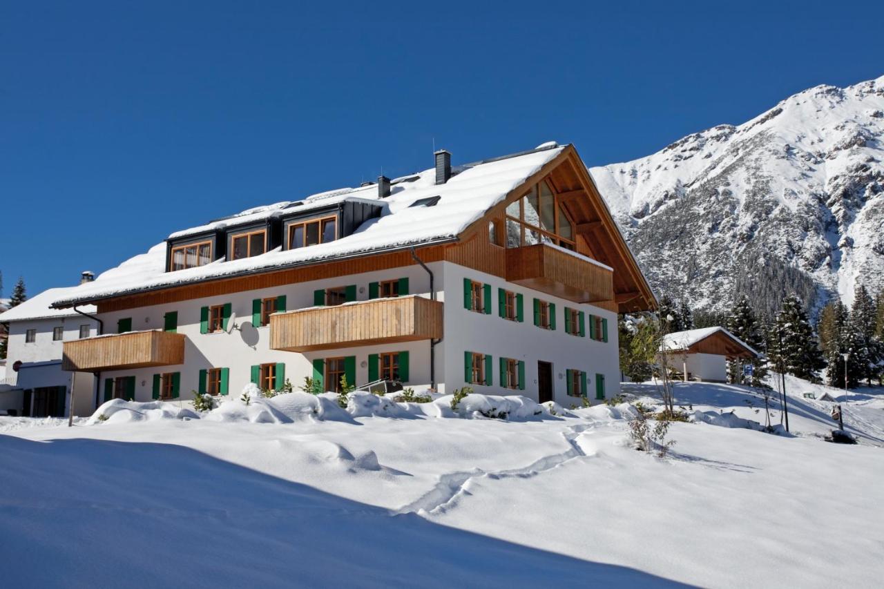 B&B Berwang - Chalet zur Rose - Bed and Breakfast Berwang