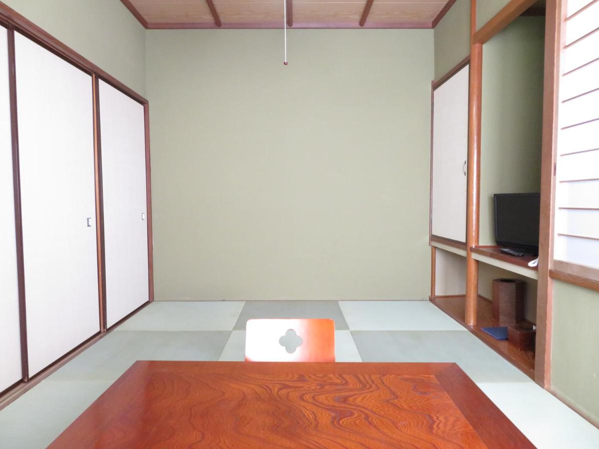 Economy Twin Room