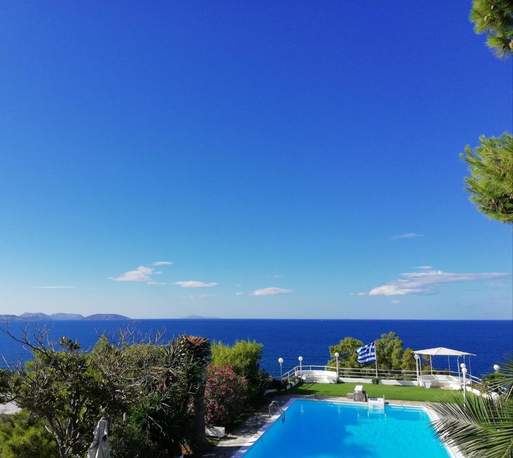 B&B Agia Marina - Beautiful, Private Villa by the Sea - Bed and Breakfast Agia Marina