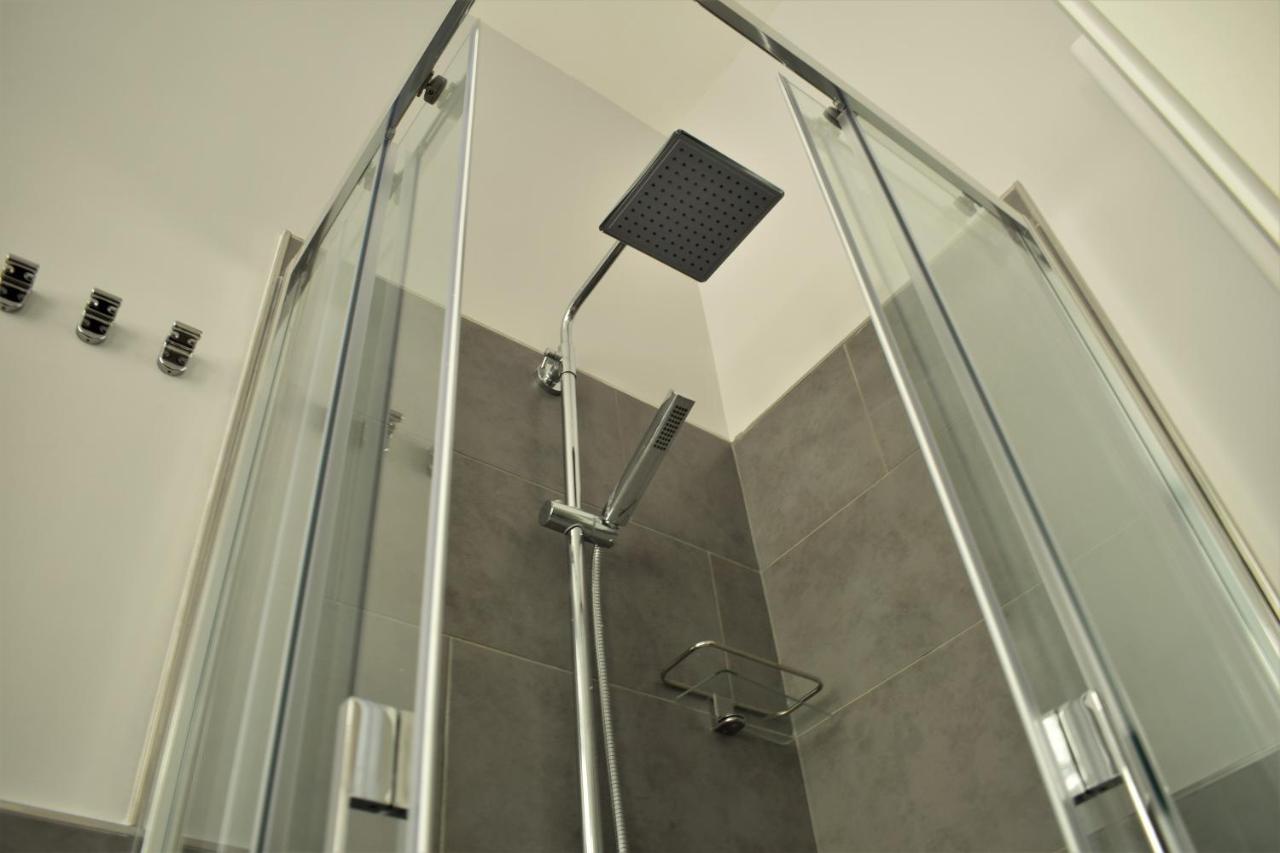 Camera Familiare con Bagno Privato