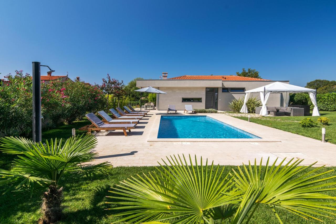Villa Viviana Fažana Valbandon Heated pool - B&B