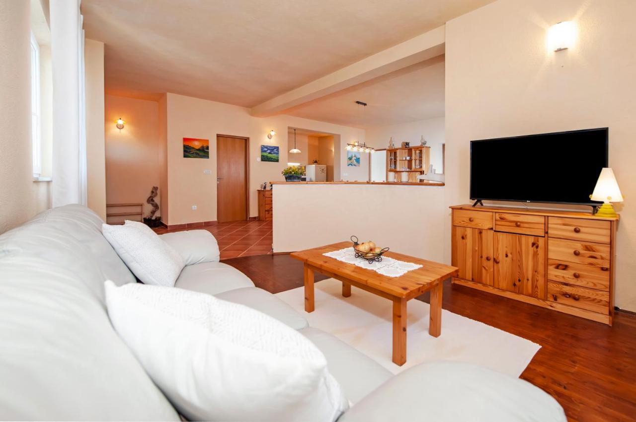 Appartamento con 2 Camere da Letto